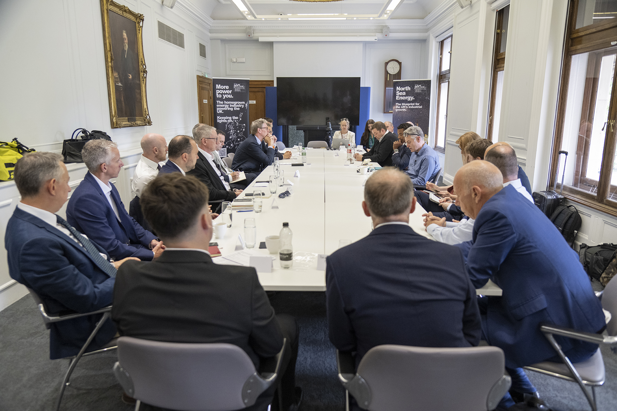 Industry leaders and parliamentarians at the campaign roundtable.